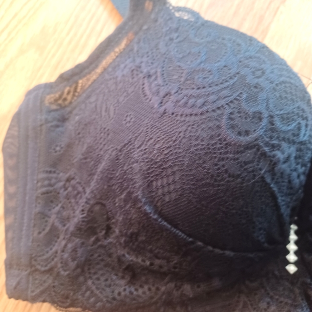 Women's Bra - Picture 3 of 7